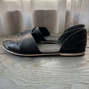 Vince Ida open toe flats | size 8